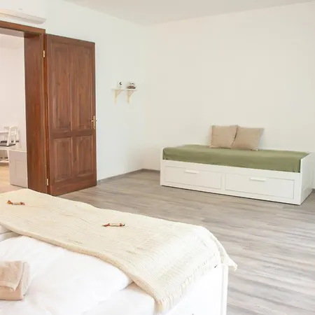 Apartment Vadvirag *